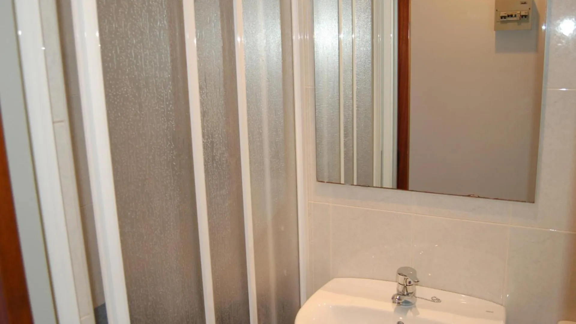Atico Con Gran Terraza, A 100M De La Playa Del Port De Llanca, Con Wifi, Tv Y Cocina Renovada - Es-228-31 Apartment 0*, Llanca